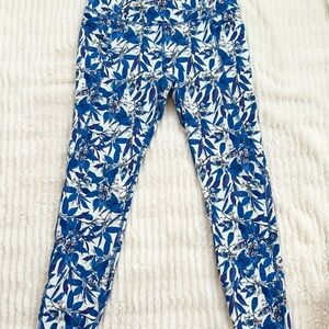 Blue Floral High-Waisted Leggings – Athleisure Activewear size medium
